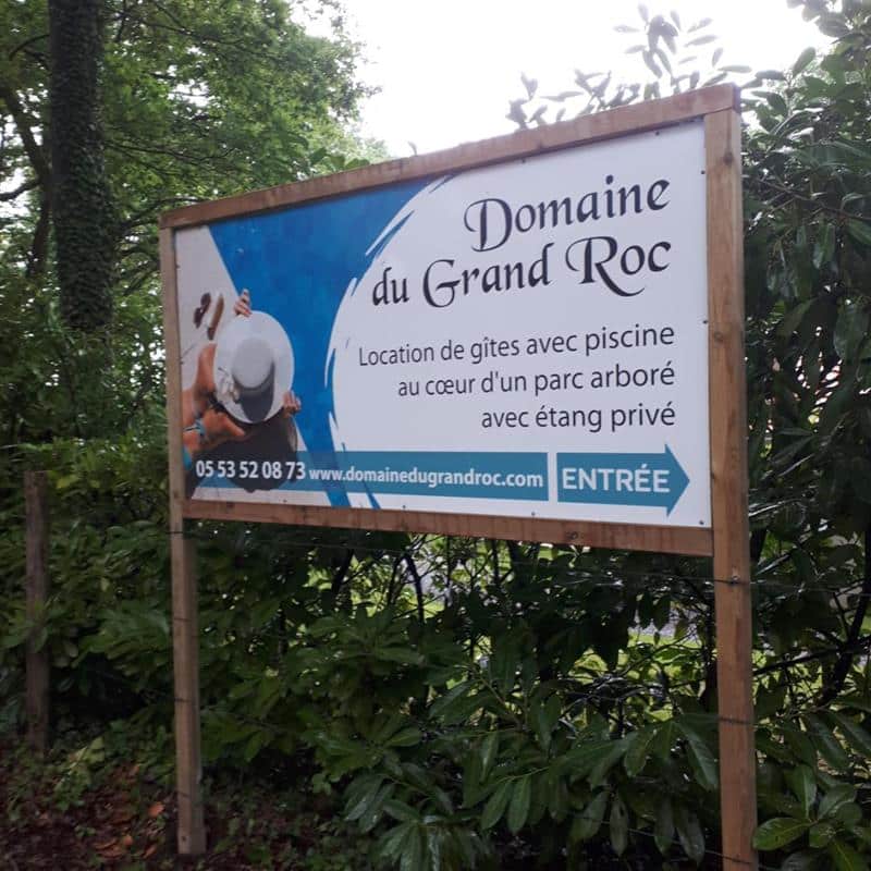 Panneau Domaine du Grand Roc Location gîtes